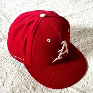 Razorback U of A NIKE Dri Fit Snapback with HOG logo!